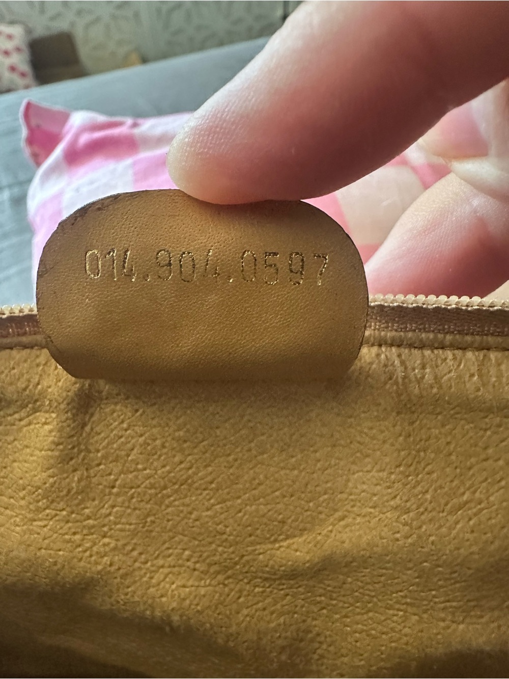 Gucci vintage pristine pouch w COA - Picture 12 of 12